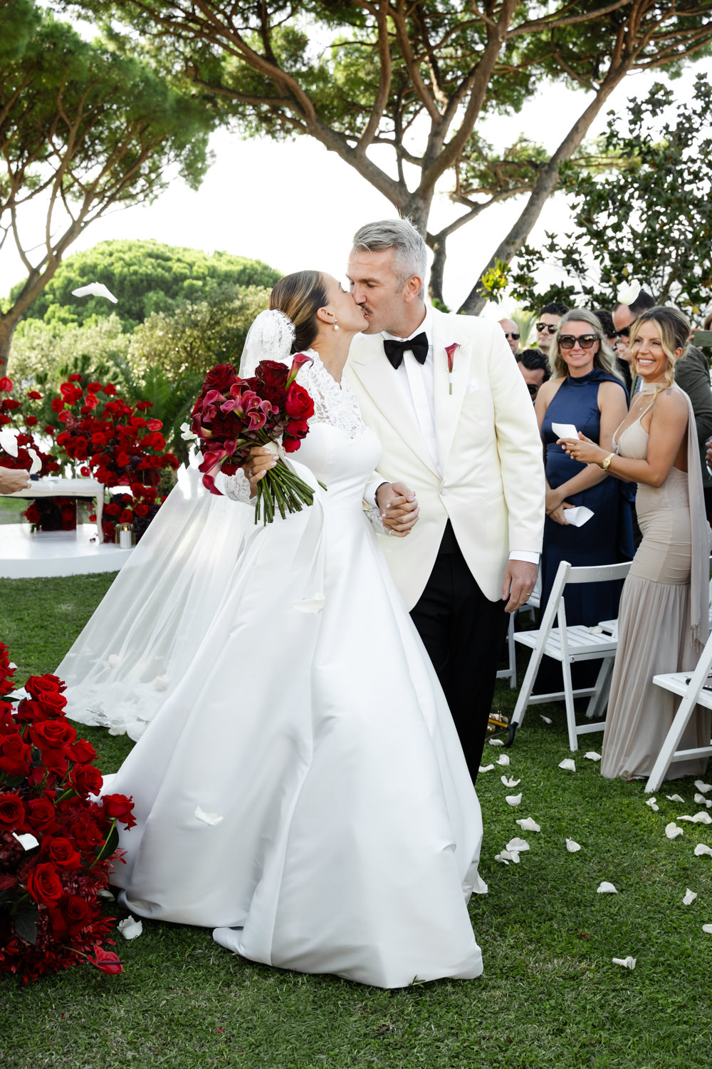 Luxury-Red-Wedding-Spain-La-Gatina-Barcelona-Lea-Evrevin-Wedding-Photographer-33