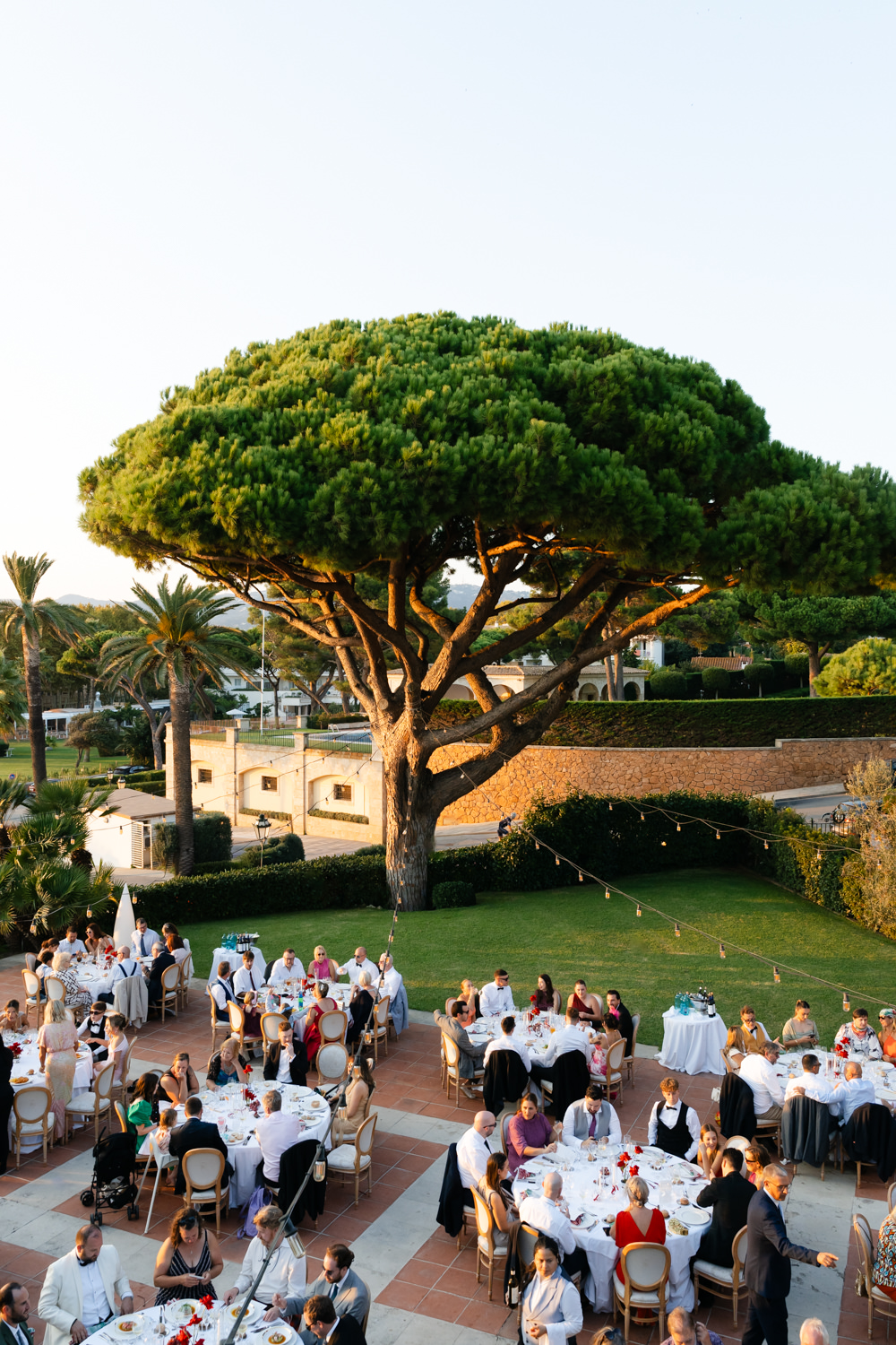 Luxury-Red-Wedding-Spain-La-Gatina-Barcelona-Lea-Evrevin-Wedding-Photographer-60